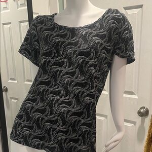 LuLaRoe Black and White Swirl Short Sleeve Top